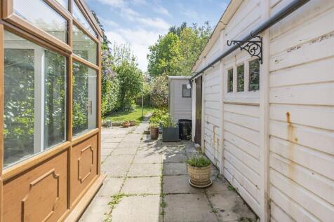 Detached Garage