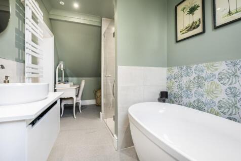 En Suite Bathroom