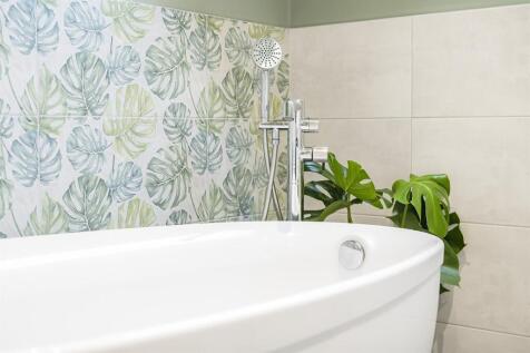 En Suite Bathroom