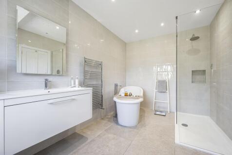 En Suite Bathroom