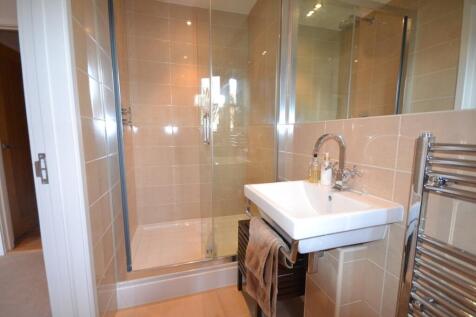 en suite shower room