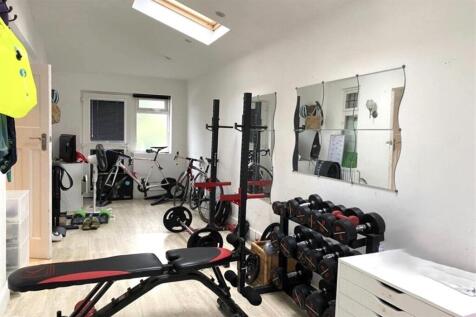 Gym/Hobbies Room