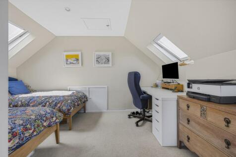 Bedroom/guest suite