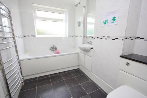 2 Alabama Way, St Ives, bathroom