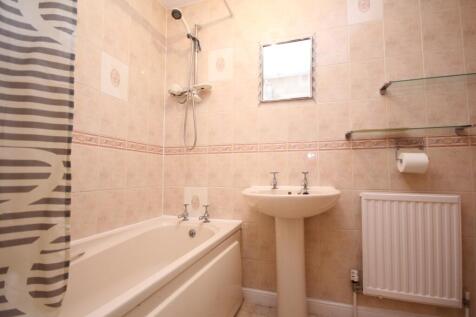 59 orthwaite, stukeley meadows, bathroom. IMG_9950