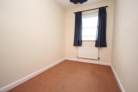 59 orthwaite, stukeley meadows, bed 3. IMG_9946