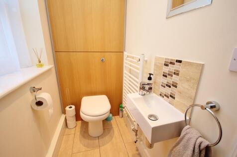 3 Carriage Mews, St Ives, cloakroom