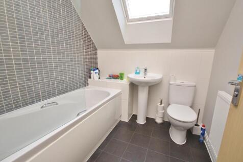 43 Dunnock Way, St Ives, bath