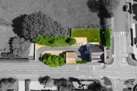 Armes Corner, London Road, St. Ives - Aerial Highl
