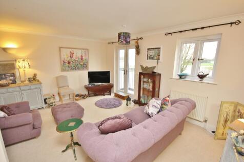 8 Enderbys Wharf, London Road, St Ives, lounge 2