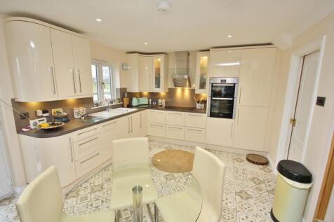 8 Enderbys Wharf, London Road, St Ives, kitchen