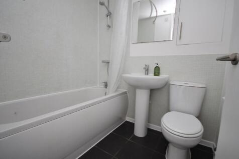 20 Darwood Court, St Ives, bathroom