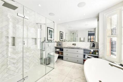 En Suite Bathroom