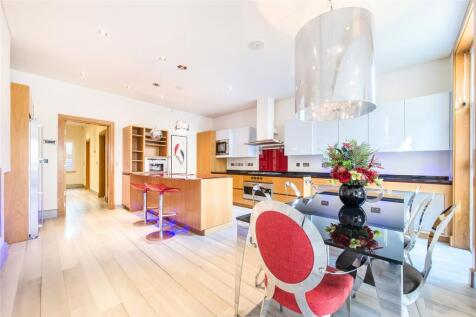 Kitchen/Reception