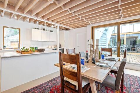 Kitchen Dining Area