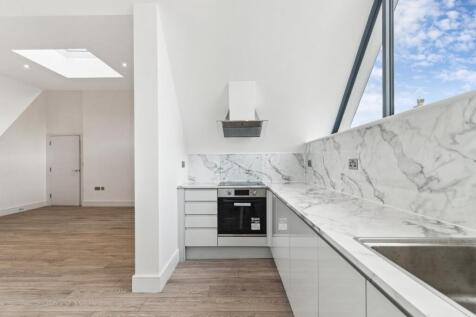 Kitchen / Reception
