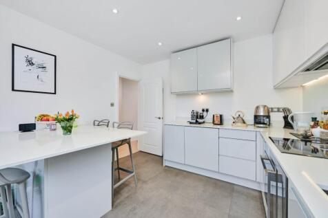 Kitchen / Dining