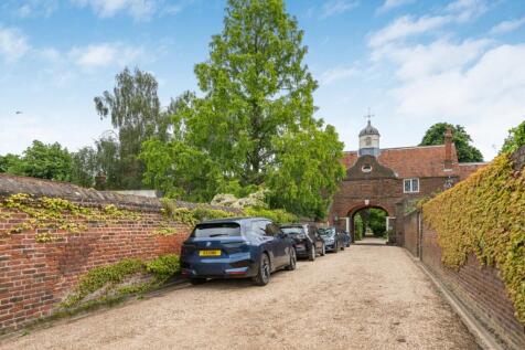 Entrance Driveway
