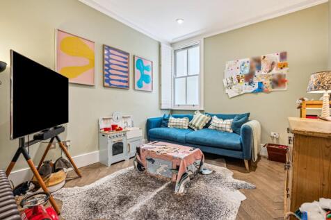 Playroom / Bedroom