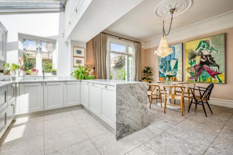 Kitchen / Dining