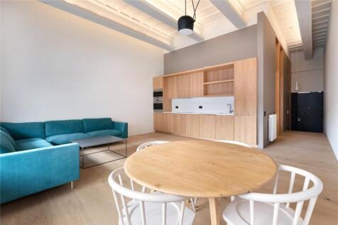 Living/Kitchen Area