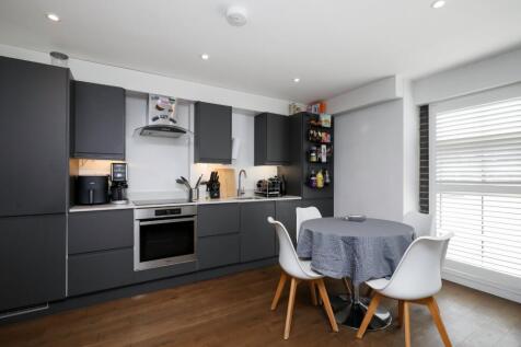 Kitchen/Dining Area