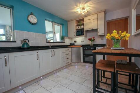 Kitchen1.jpg