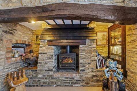 Inglenook Fireplace.jpg
