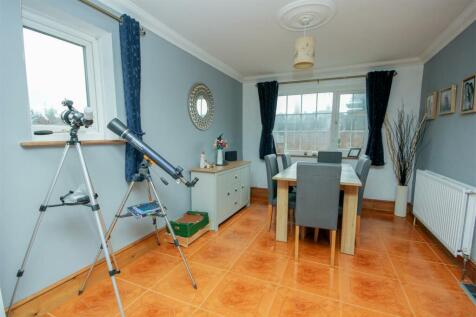 Dining Room.jpg