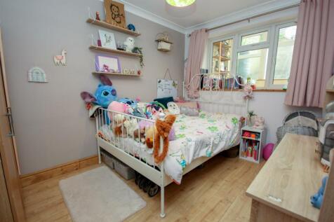 Bedroom 4.jpg