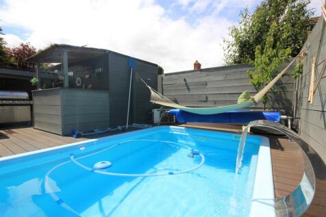 Heated pool.JPG