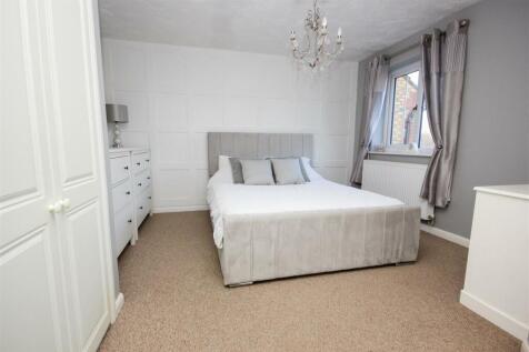 Master Bedroom.jpg