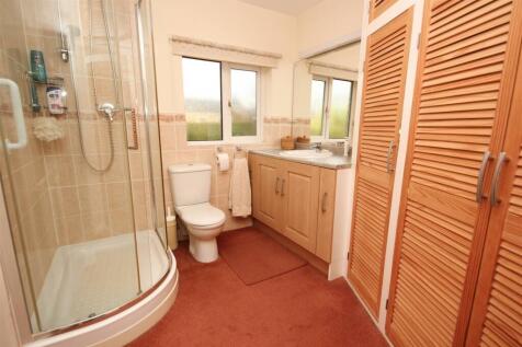 Shower Room.jpg