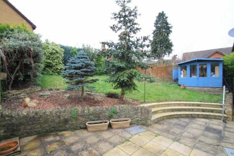 128 High Street South rear garden 1.jpg