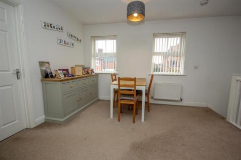 Dining Area.jpg