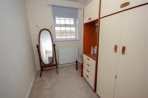 Bedroom 4.jpg