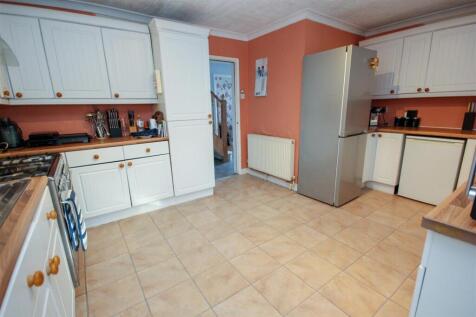 Kitchen1.jpg