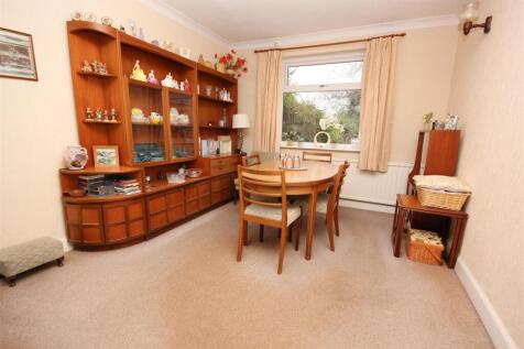 Dining Area.jpg