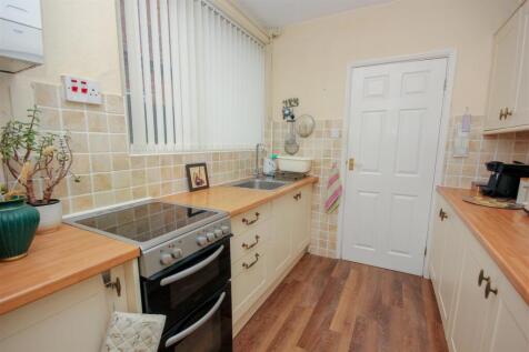 Kitchen...jpg