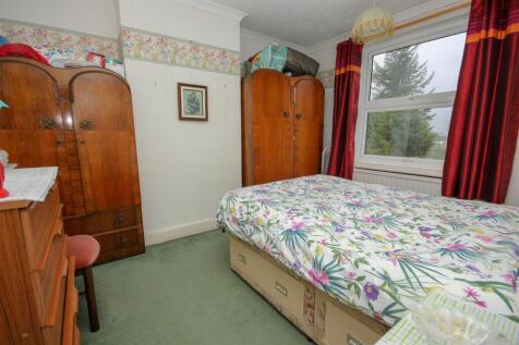 Bedroom 1.jpg