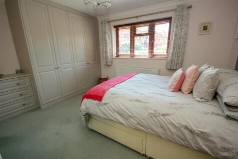 Master Bedroom1.jpg
