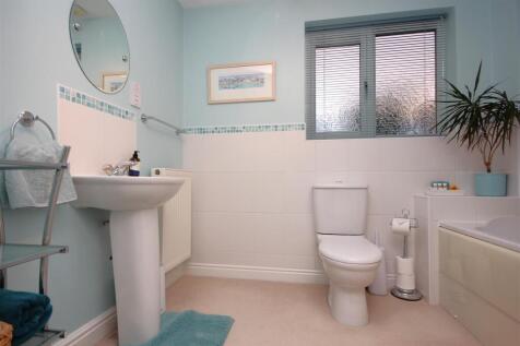 Family Bathroom.JPG