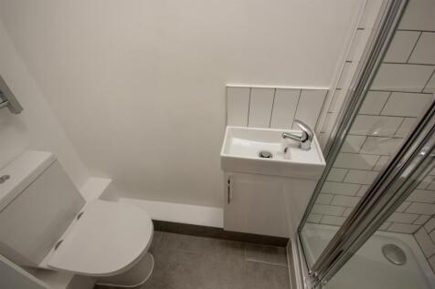 En-suite 2.jpg