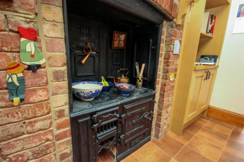 Kitchen Stove.jpg