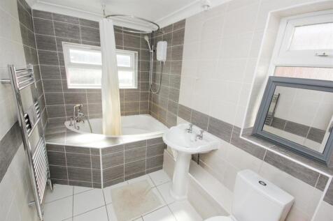 Bathroom.JPG