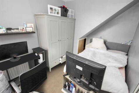 Bedroom 2.JPG