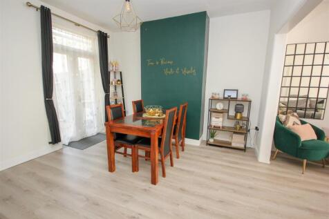 Dining Area.jpg