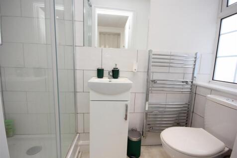 Shower Room.jpg