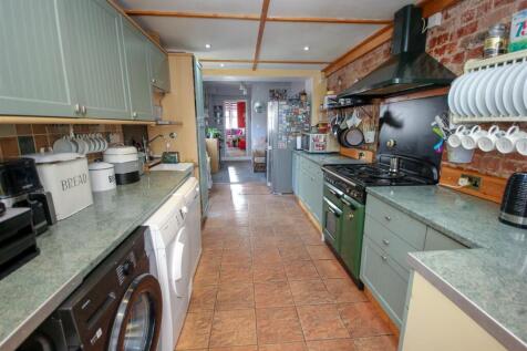Kitchen..jpg