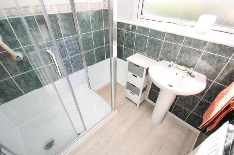 Shower Room.JPG